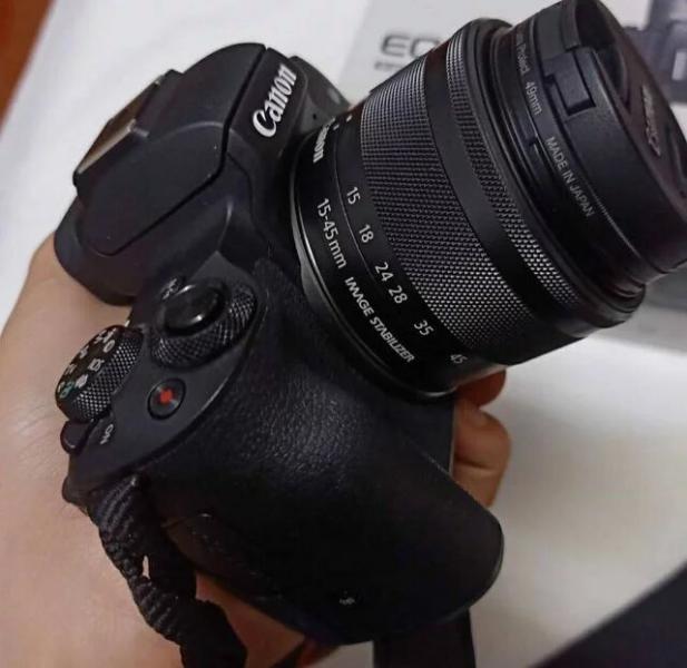 ขาย Canon EOS M50 สีดำ ตัวกล้องสภาพสวยๆ ไม่มีรอย